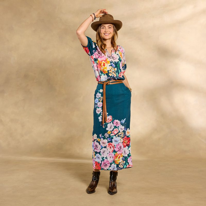 Graceful Verenia Linen Skirt. Petite